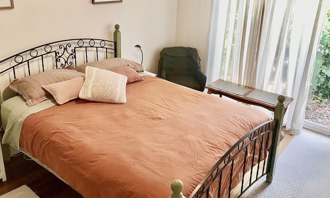 Devonport Bed & Breakfast | Minutes From the Spirit of Tasmania - the perfect start to your Tassie break