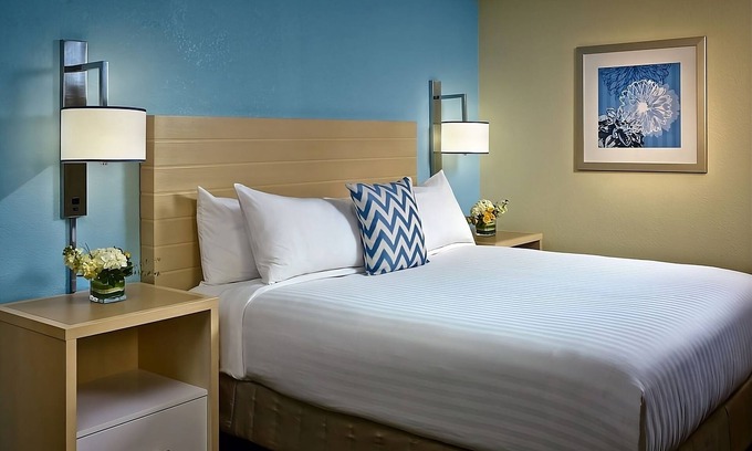Middleburg Heights Hotel | Minutes to Downtown Cleveland! Budget-friendly Accommodation W/FREE Parking!