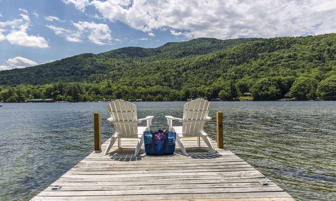 Newbury House | Minutes to skiing at Mt. Sunapee, enjoy mountain views over Lake Sunapee