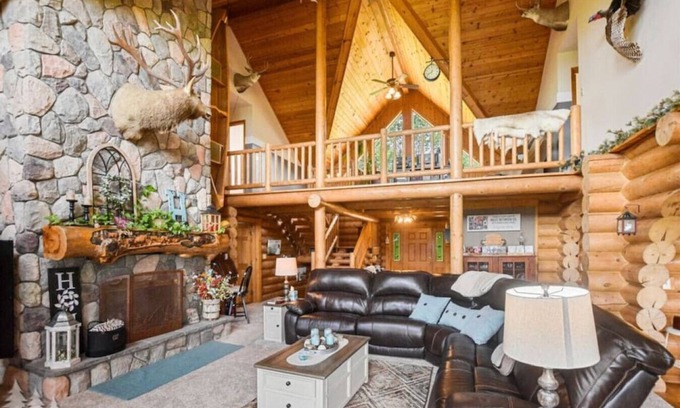 Mio Cabin | Mio Caribou and Elk Ridge Lodges