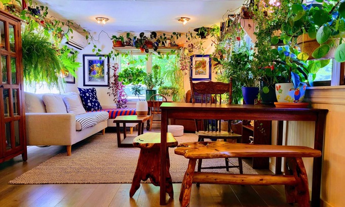 Belfast Cottage | Miracles on Polly - Enchanted River Retreat