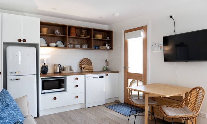 Narrawallee Apartment | Miramar Studio