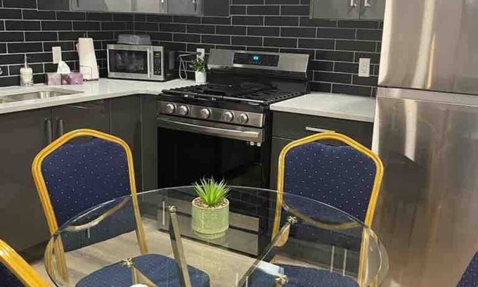 Northeast Edmonton House | Miratus Basement suite 2 Bed. Free parking on site