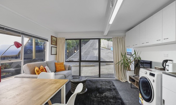 Mission Bay Apartment | Mission Bay Secret Garden Hideaway -WIFI