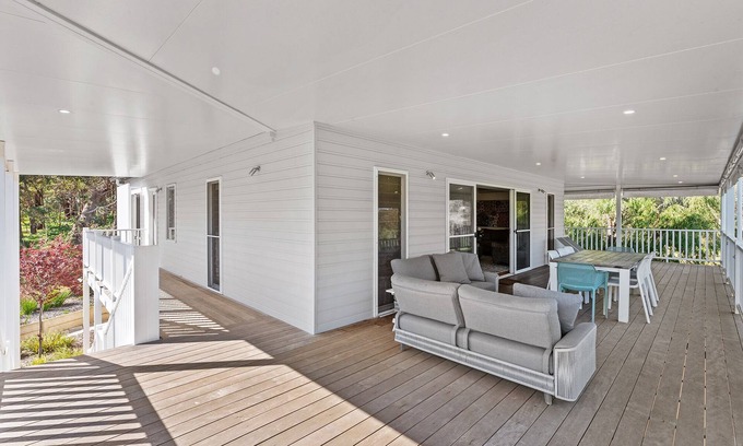 Yallingup House | Mistover in Yallingup five bedroom two bathroom family holiday home