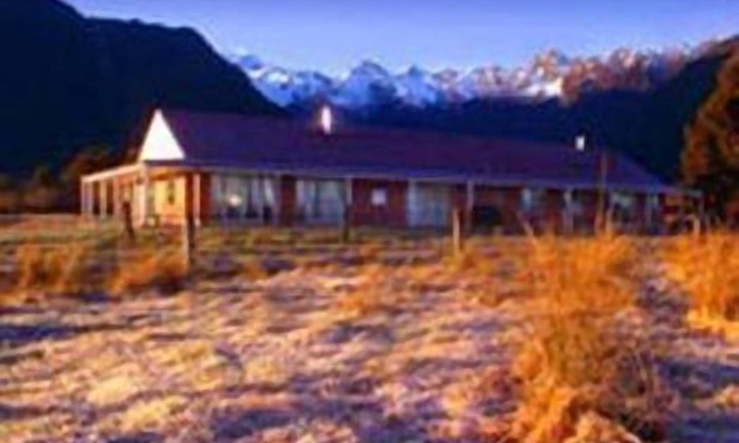 Fox Glacier Bed & Breakfast | Misty Peaks Guesthouse