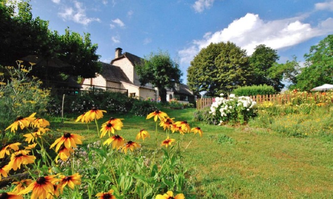 Saint-Geniez-o-Merle House | Mobile home in Xaintrie