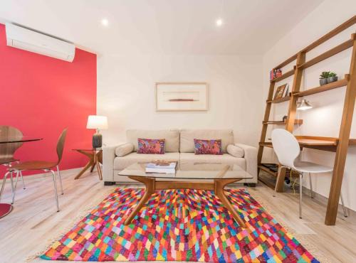 Milla de Oro Apartment | Modern 1-Bedroom Apartment in Exclusive Barrio Salamanca Ideal for 2, Near Golden mile , Goya I