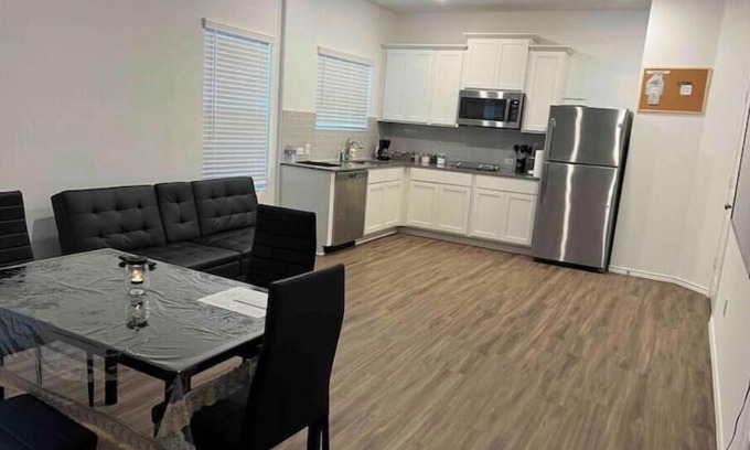 Leander Apartment | Modern, 1 BR private suite with kitchennn