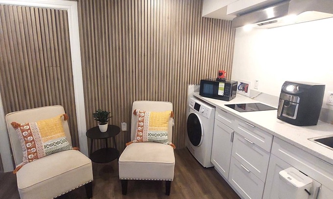 Guelph Apartment | Modern,1BR Guesthouse Studio