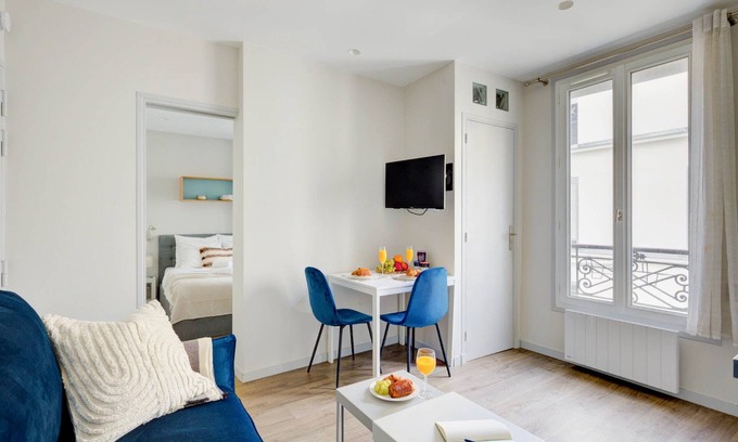 7th Arrondissement Apartment | Modern 1BR near Eiffel Tower