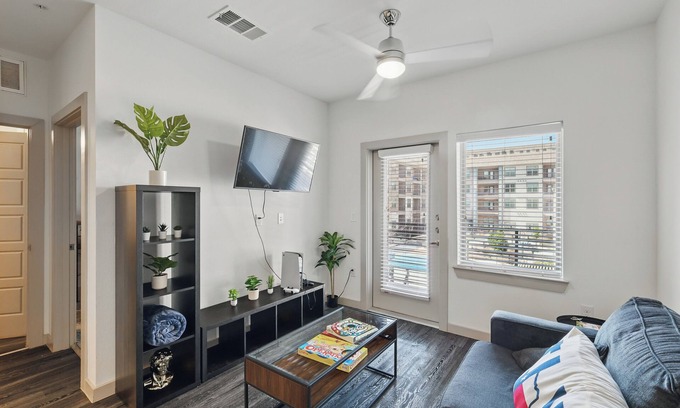 McKinney Apartment | Modern 1BR near TPC Golf | Free Parking & Wifi