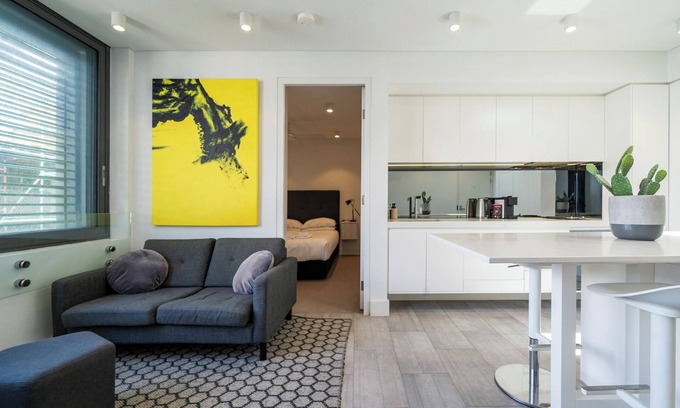 Bondi Beach Apartment | Modern 1BR Top-Level Unit w/Keypad Entry in Bondi