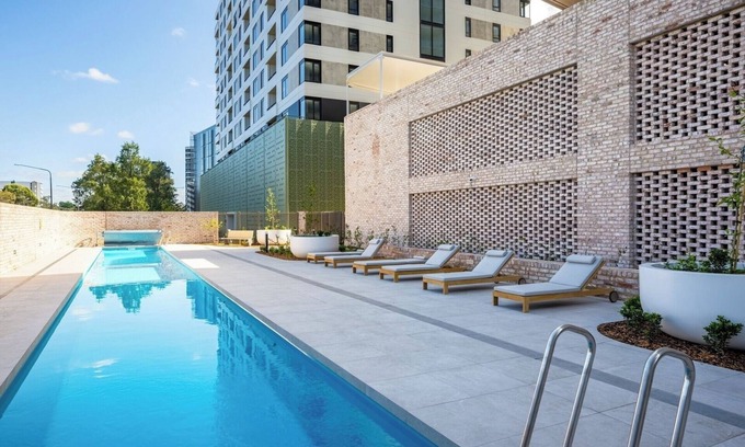 Phillip Apartment | Modern 2BDR Apt in Phillip Gym | Pool | Parking
