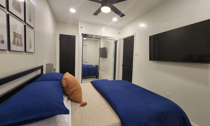 Queens Apartment | Modern 2BR - Ideal for Med Rotations & Biz Trips
