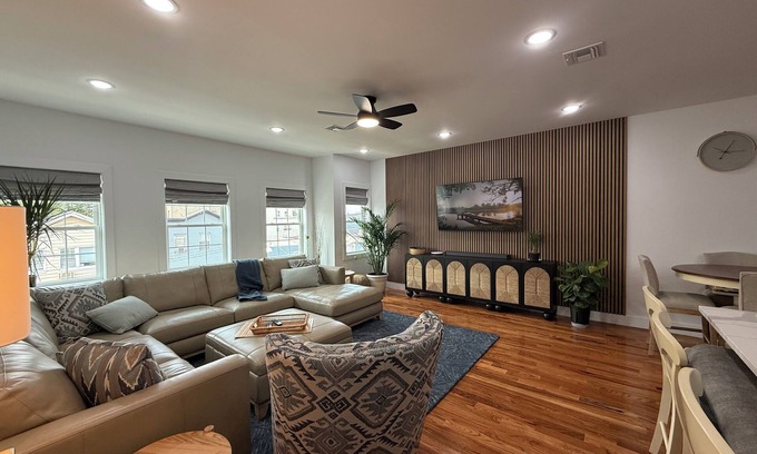 Constable Hook House | Modern 3br/2ba house in Bayonne, NJ. Minutes to NYC