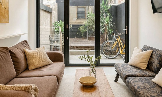 Redfern House | Modern 3BR terrace less than 10min to Sydney CBD