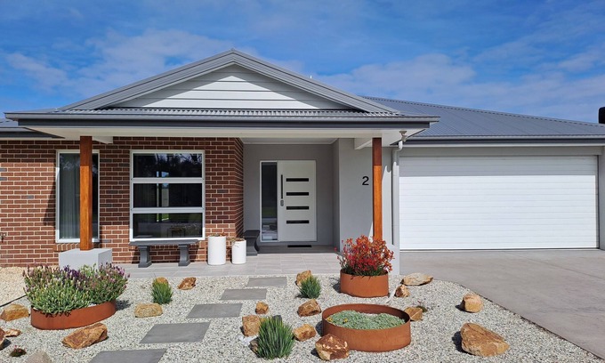 Inverloch House | Modern 4 bedroom Family Home in Inverloch