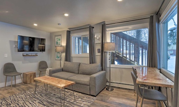 South Addition Apartment | Modern Anchorage Getaway, Steps from Coastal Trail