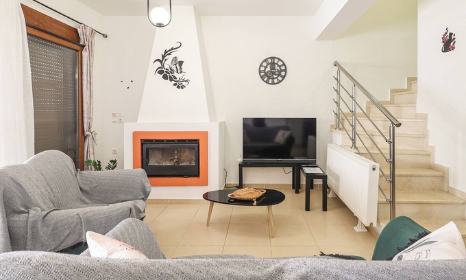 Gournai House | Modern and Ample 190m2 Home of 3BR steps to Beach