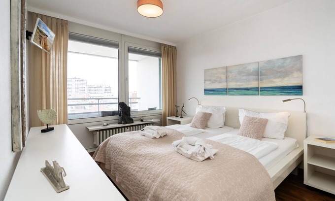 Westerland Apartment | Modern and central app. for 2 pers. with balcony, parking space, WLAN.