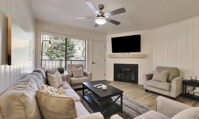 Brian Head Condo | Modern and Cozy Retreat - Steps from the Slopes!