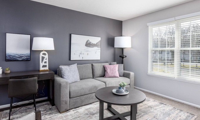 Lewis Center Apartment | Modern Apartment in Prime Location (ID9104X78)