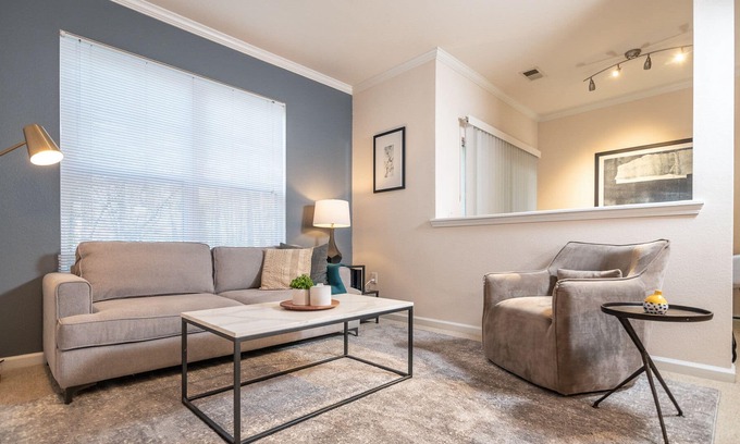 Durham Apartment | Modern Apartment in Prime Location (ID7307)