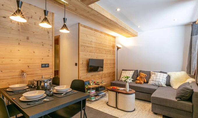 Val-d'Isere Apartment | Modern Apartment with WiFi, Dishwasher, and Balcony – Sleeps 5 in Val-d'Isère
