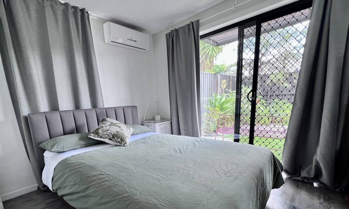 Kedron Apartment | Modern Apartment with private courtyard