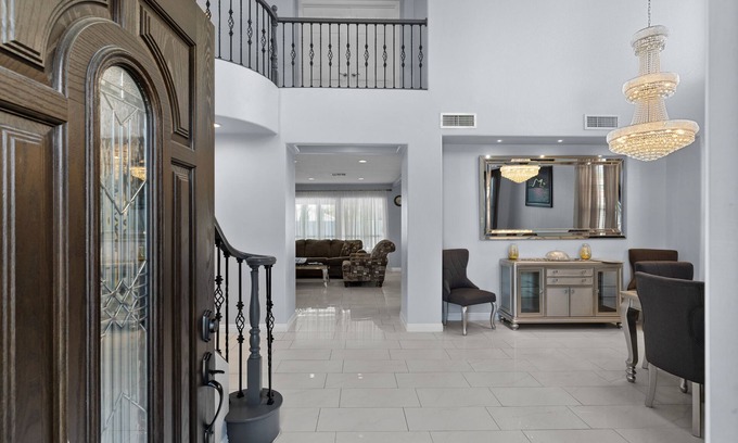 Spring Valley House | Modern beauty in Las Vegas with Pool