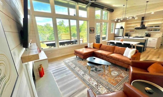Clayton House | Modern Cabin for 8,w/Hot Tub+mtn view+1m from downtown Clayton, Outdoor Space