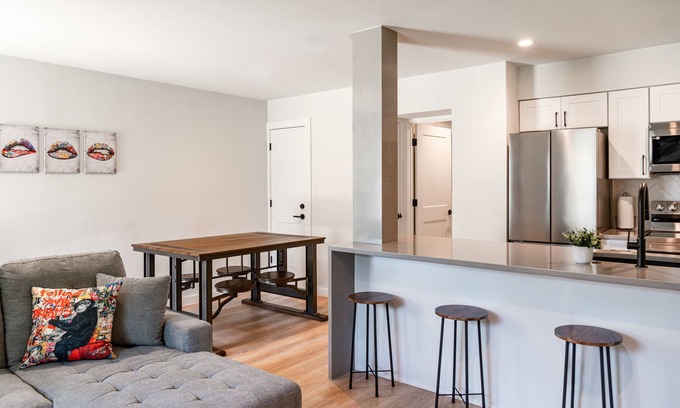 Barton Hills Condo | Modern Central ATX Condo. Walk to Zilker Park, Barton Springs & Lady Bird Lake