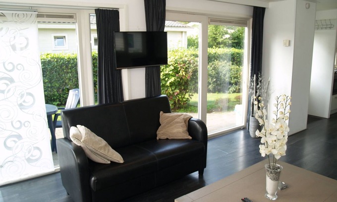 Lochem Ski Chalet | Modern chalet with WiFi in the green Achterhoek