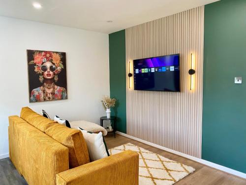 Manchester City Centre Apartment | Modern City-Centre Group Stay, Sleeps 12, Free Parking, by Manchester Piccadilly