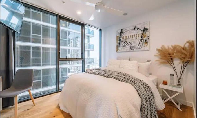 South Brisbane Apartment | Modern Compact Studio Separate Bathroom