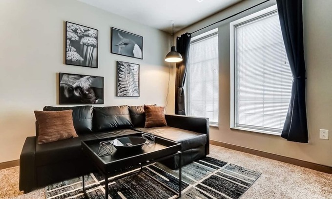 Uptown District Apartment | Modern Downtown Luxury Apartment