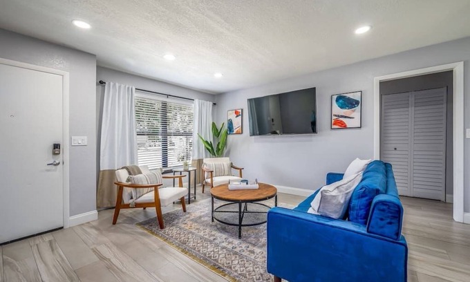 Lawsona - Fern Creek House | ★Modern DT 2/1👑King Bed✔Long Stays⚡️WiFi📺Netflix★