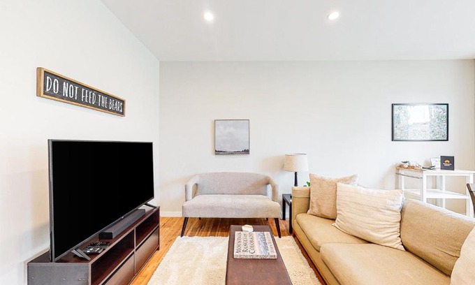 Gypsum House | Modern Gem in Gypsum