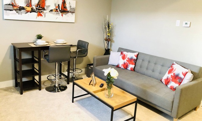 Southwest Edmonton House | Modern Guest Suite with Fully Private Entrance