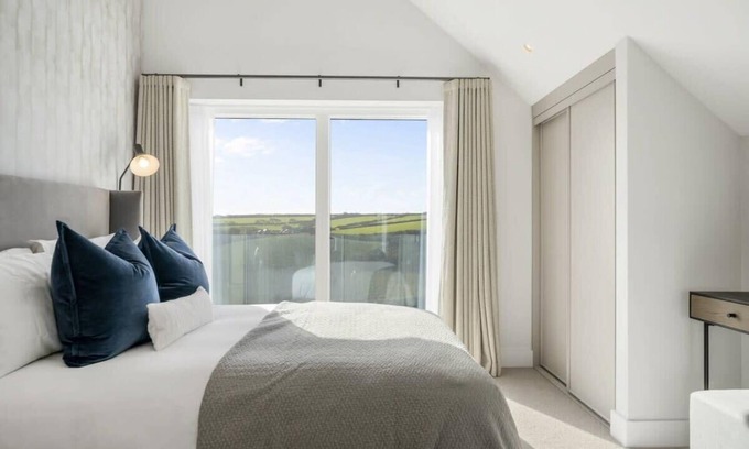 Newquay House | Modern Home with Stunning Gannel Estuary Views