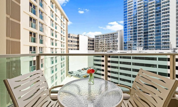 Ala Moana Apartment | Modern Hotel | Near Ala Moana, Balcony, Pool, Gym