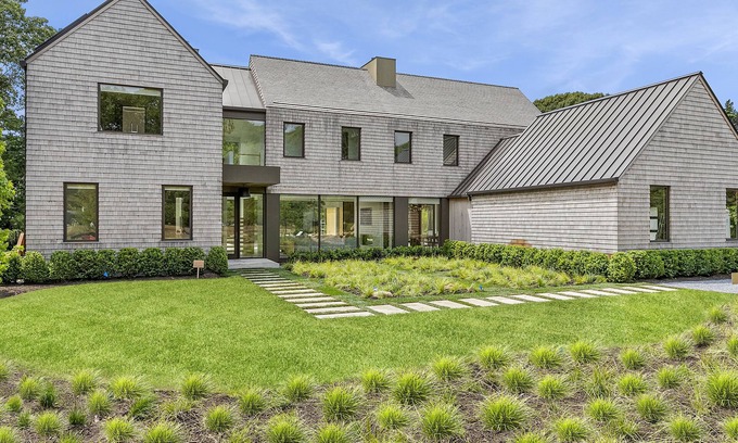 North Haven House | Modern in North Haven Shores minutes to Sag Harbor Village