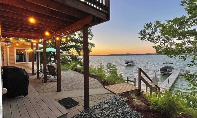 Lake Township House | Modern Lakefront Home adjacent to Sleeping Bear Dunes National Lakeshore and M22