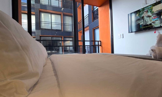 Chico Norte Apartment | Modern Loft near 93 Park TAJ 97