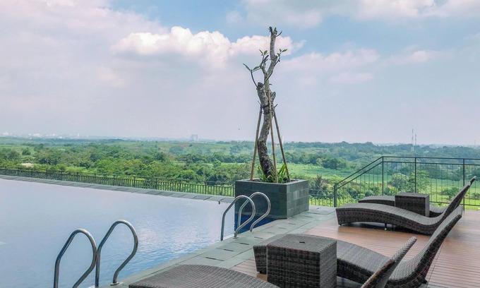 Kedungmanggu Apartment | Modern Look 1BR at LRT City Sentul - Royal Sentul Park Apartment