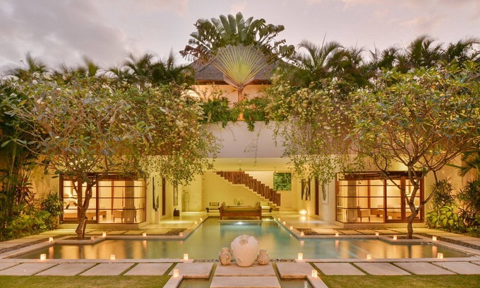 Laksmana Villa | Modern Luxury 8BR Villa, 3Min Walk From Eat Street! - W/Swimming Pool!