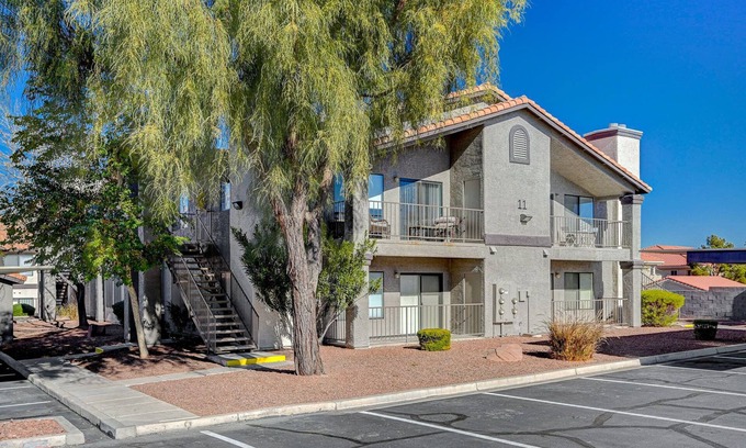 Gibson Springs Condo | Modern Luxury in Green Valley!