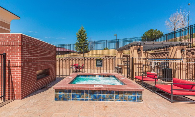 Briargate Apartment | Modern Mountain view very clean