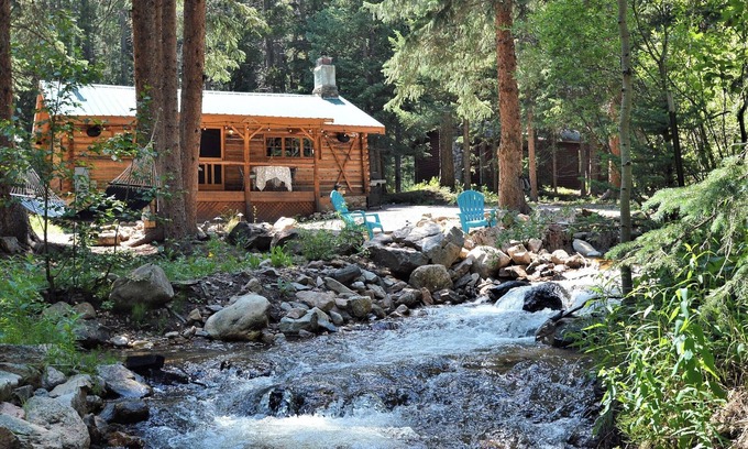 Bailey Cabin | Modern Rustin Cabin with stream running through it!